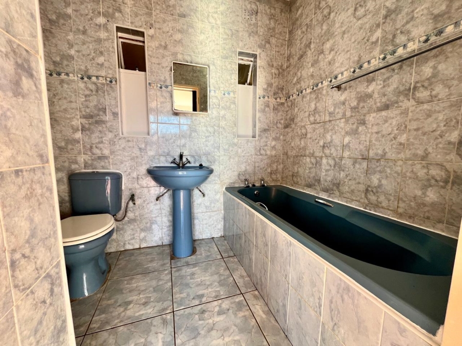 1 Bedroom Property for Sale in Amalinda Eastern Cape